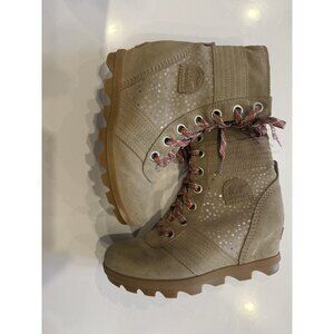 Youth’s Girls Sorel Lexie Wedge Waterproof Suede Leather Boots. Size 3Y